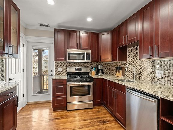 4th image of 1487-1487 Centre St #2