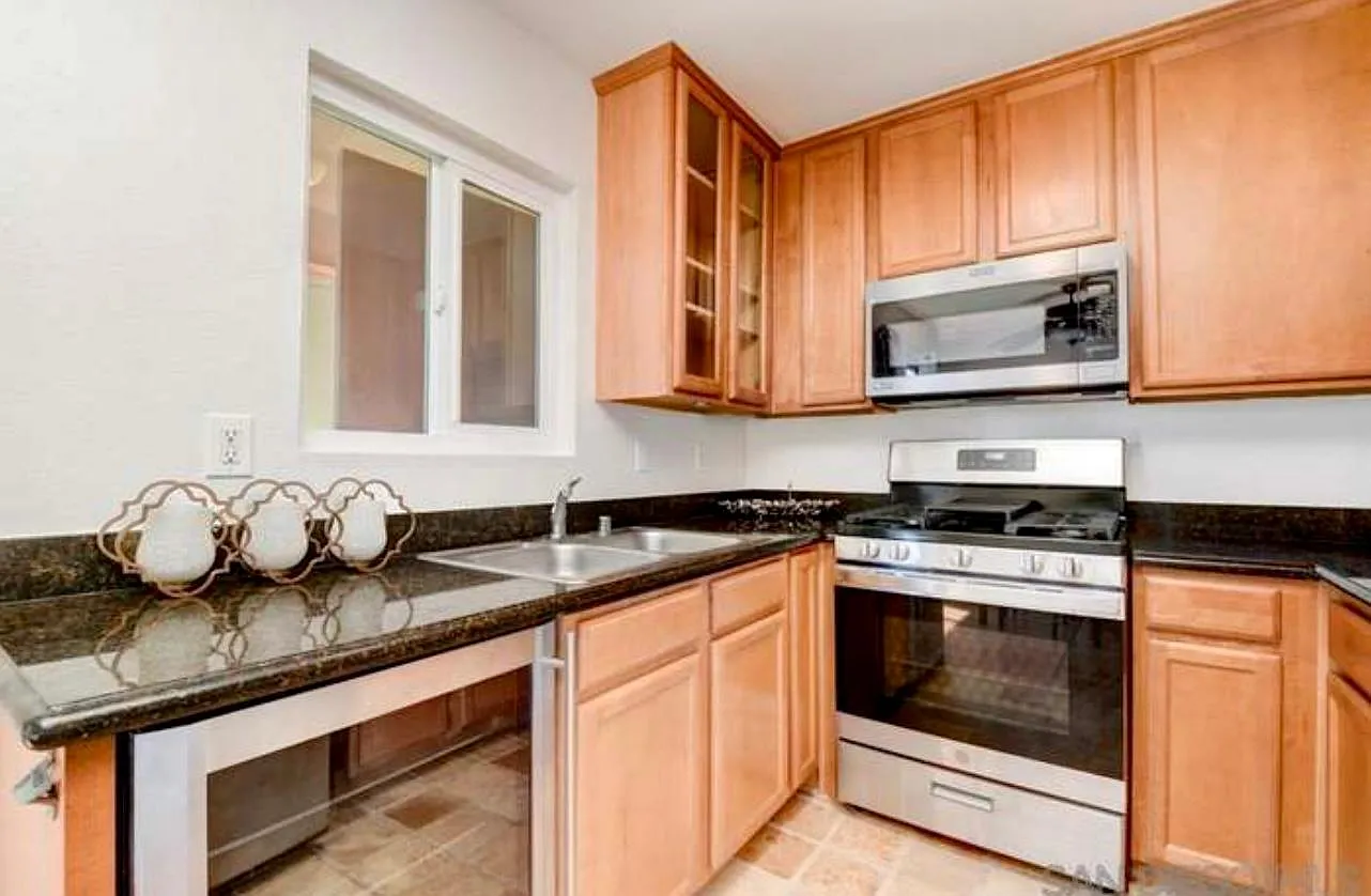 526 Calle Montecito — Photo 4