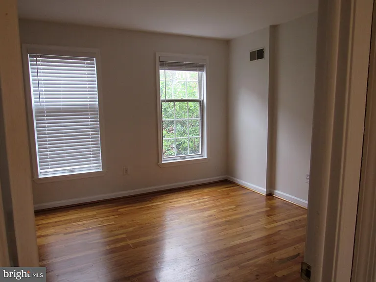 419 S Quince St — Photo 18