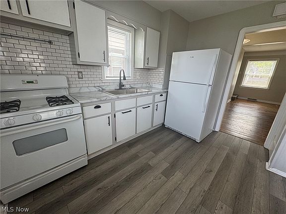 5th image of 13612 Ellwood Ave