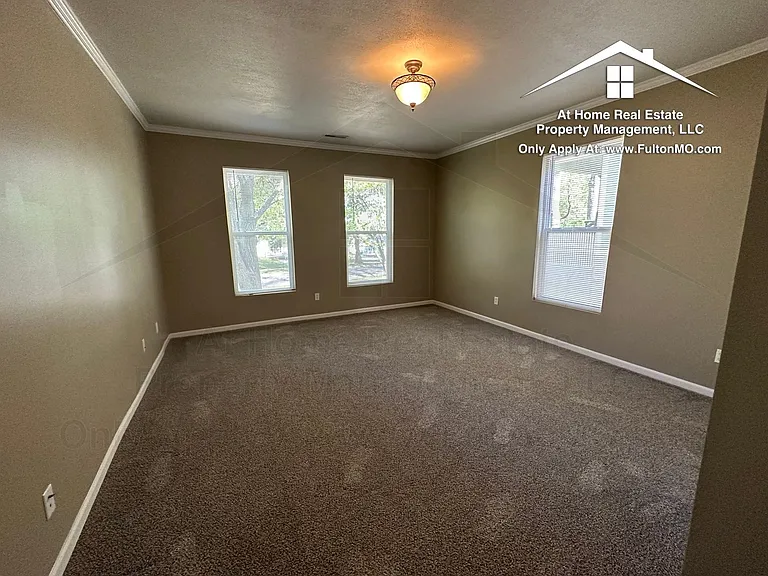 821 Court St #B — Photo 13