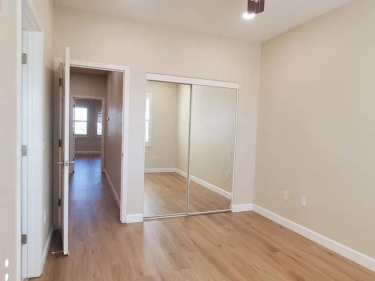 41 Esfahan Dr — Photo 9