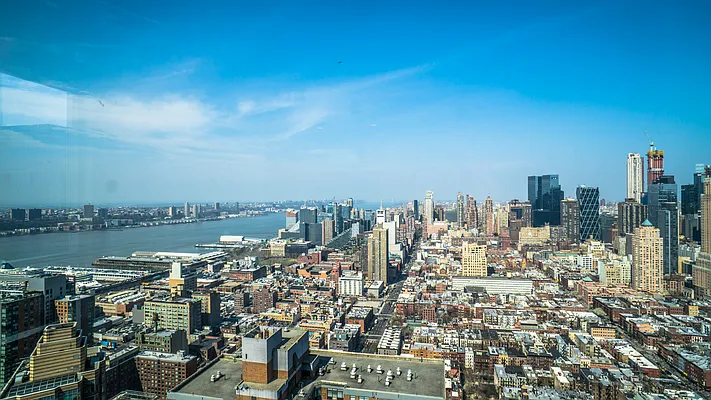 Rented by Silverstone Group USA Corp. | media 34