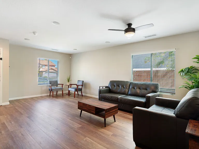 25349 Silverwood Ln — Photo 2