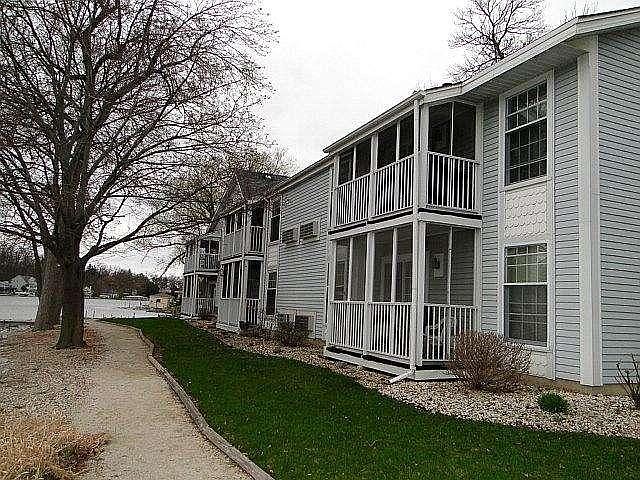 1st image of 300 Foxwood Dr