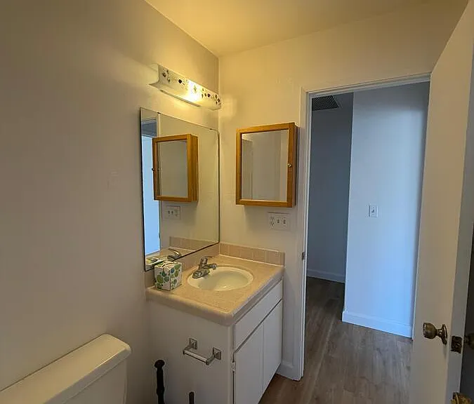 713 Frederick St — Photo 11