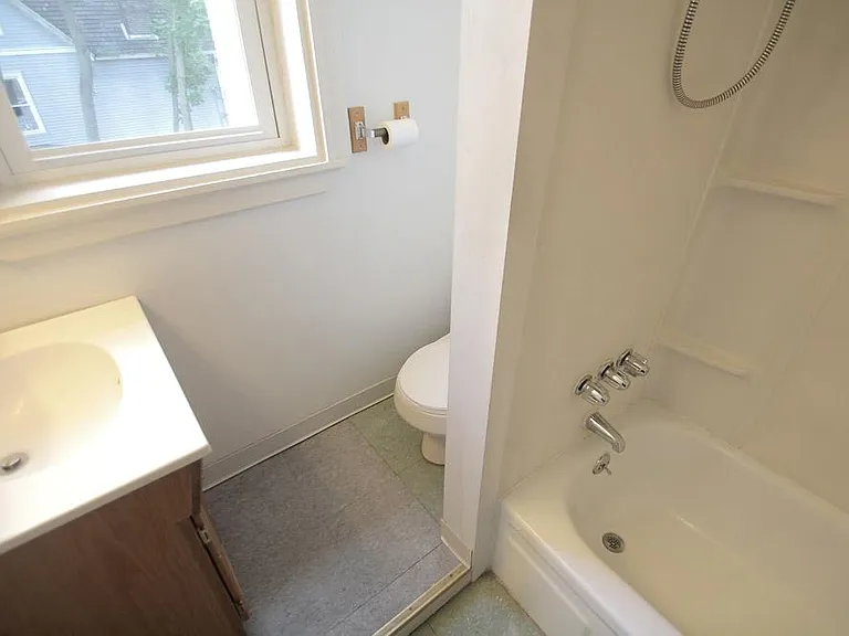 7720 Waverly St #5 — Photo 12