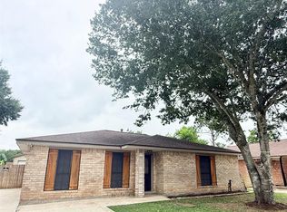 1310 Valley Dr, Angleton, TX 77515