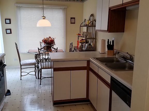 5th image of 308 Ashbury Ct #204