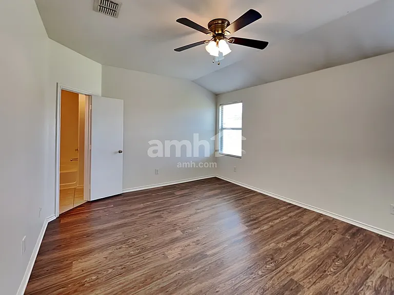 602 Fox Glen Dr — Photo 10
