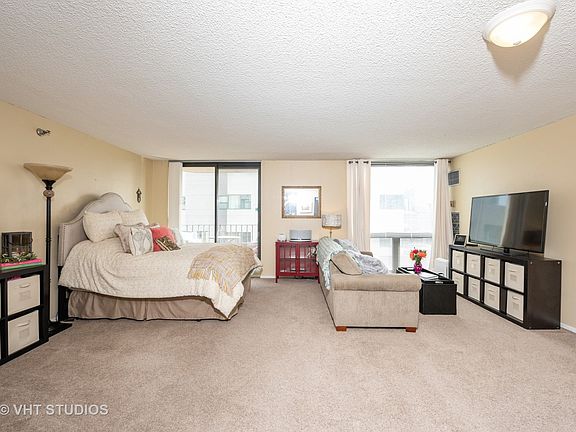 4th image of 70 W Huron St APT 2510
