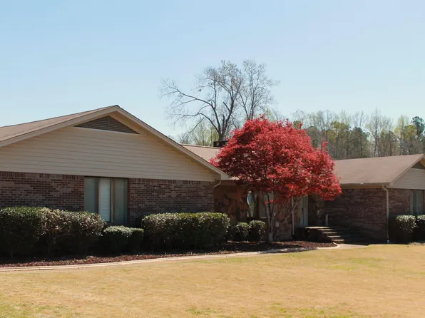 927 2nd St SE, Graysville, AL 35073