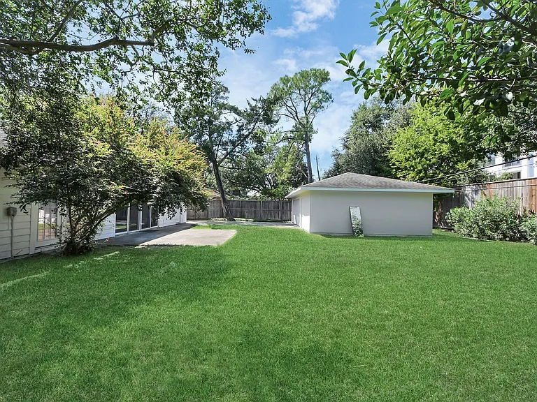 7610 Highmeadow Dr — Photo 7
