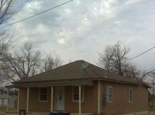 122 E 4th St, Baxter Springs, KS 66713