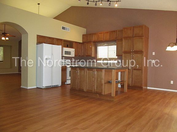 5th image of 2820 W Camino De La Joya