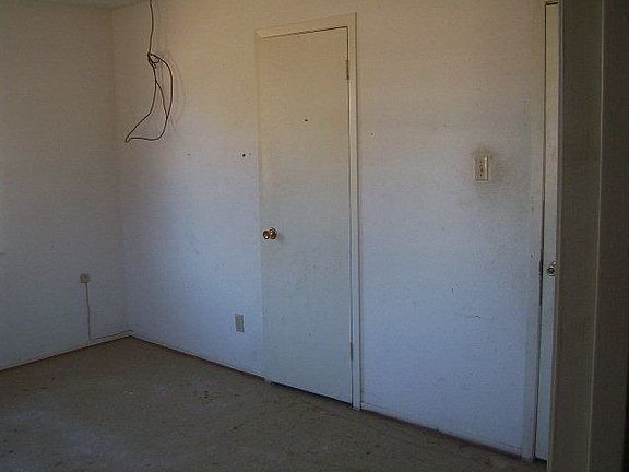 5th image of 1614 Hawthorne Ln