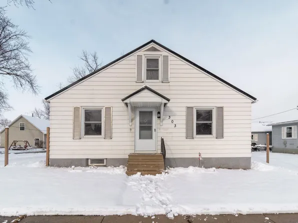 303 W Dunkerton St, Dunkerton, IA 50626