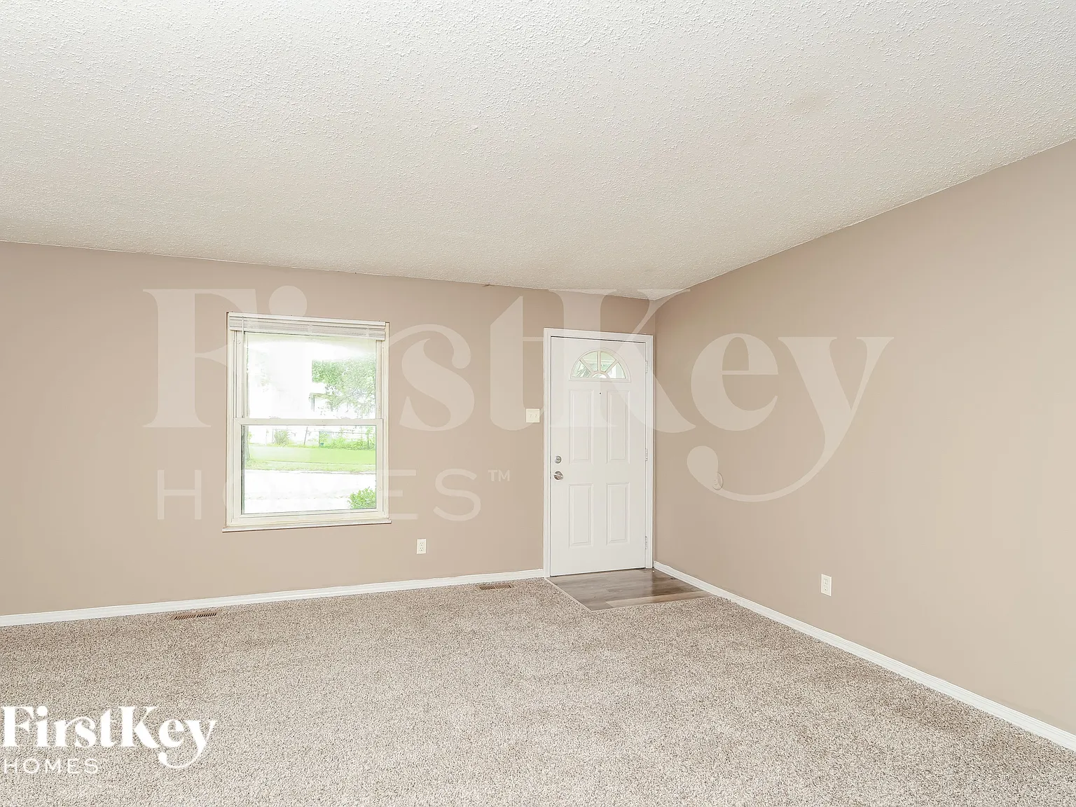 3 bed, 2.0 bath, 1189 sqft, $2,105 — Photo 4