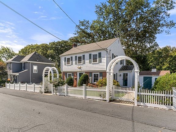 5th image of 45 Commonwealth Ave