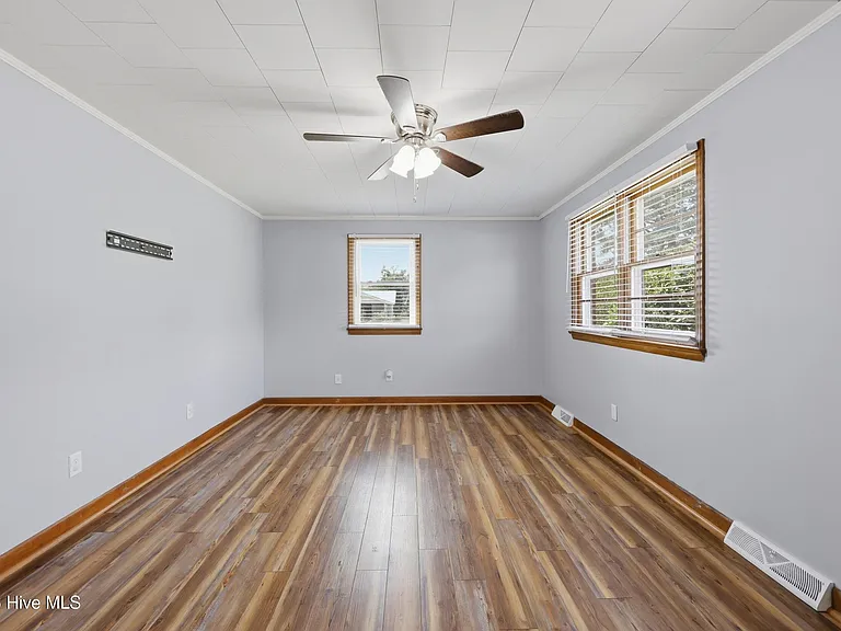 1813 Fearing Ave — Photo 7