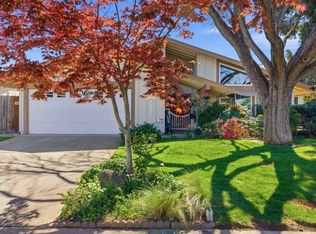 9284 Linda Rio Dr, Sacramento, CA 95826