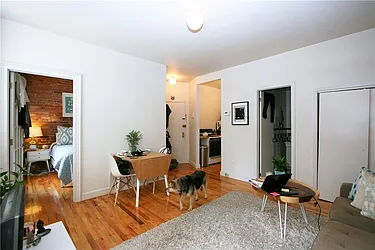 Rented by R New York