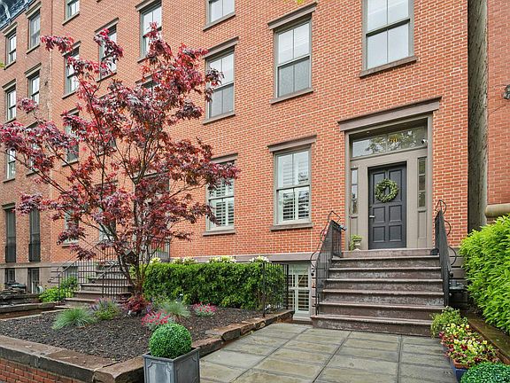 2nd image of 72 Essex St APT 1