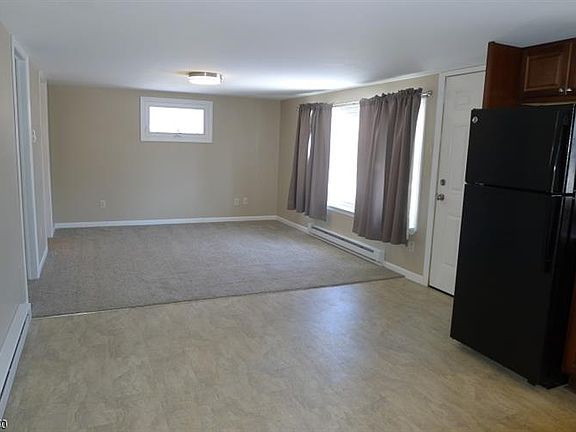 4th image of 88 S Shore Dr