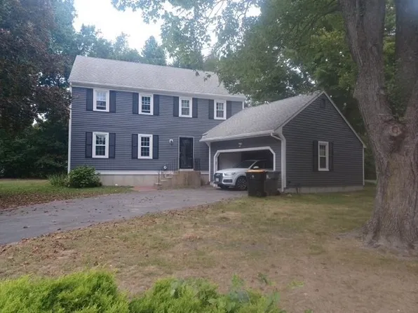 23 Kings Row Ln, Framingham, MA 01701
