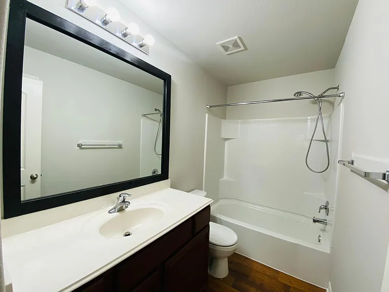 596 Ruby Ln — Photo 17