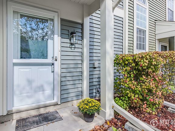 3rd image of 675 Waterford Dr