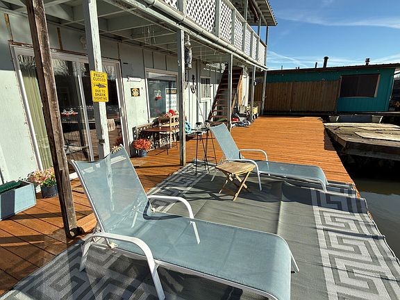 5th image of 5 W Mill St #B7