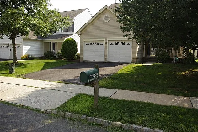 520 Madison Dr photo 1