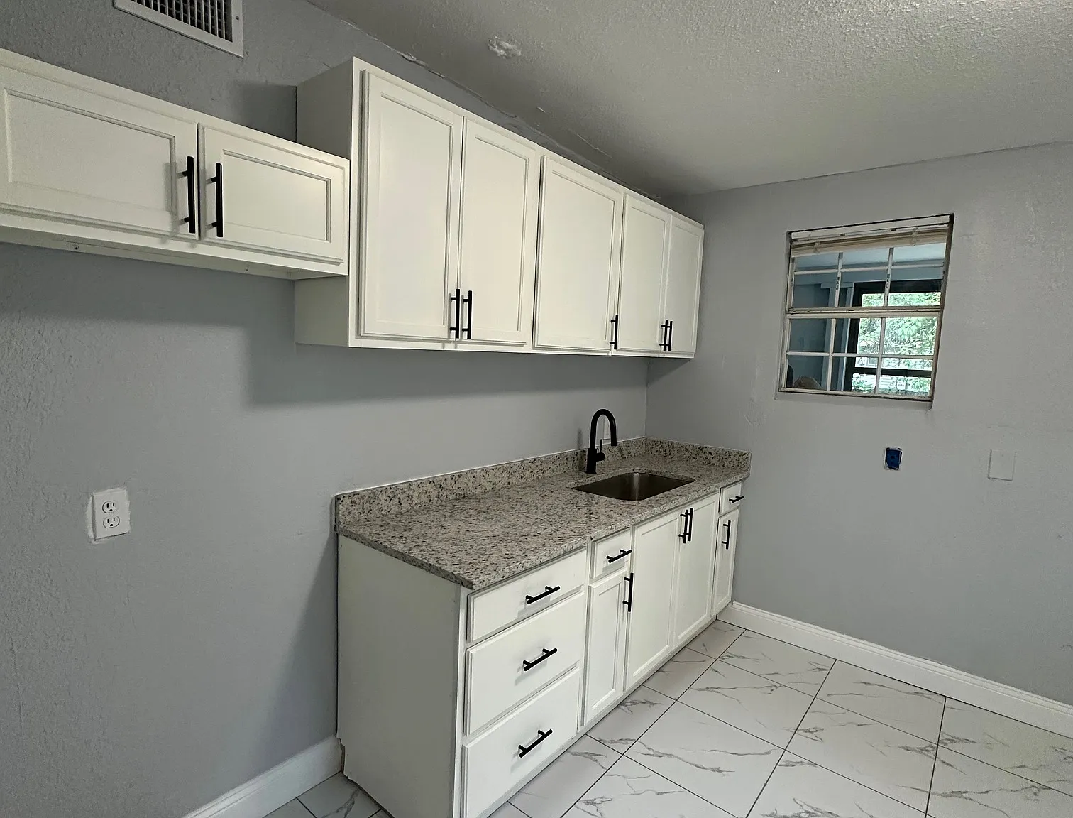 2 bed, 672 sqft, $1,050 — Photo 3