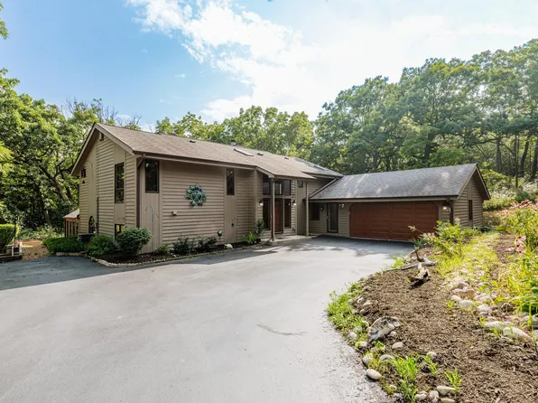 N1W31275 Hickory Hollow COURT, Delafield, WI 53018