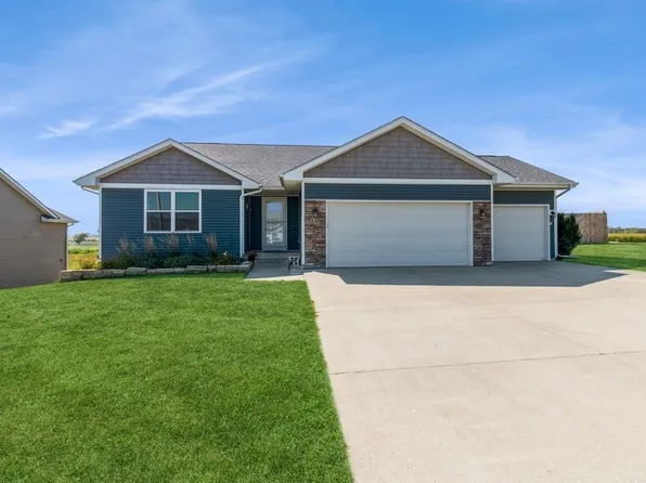 428 Southern Prairie Dr, Madrid, IA 50156