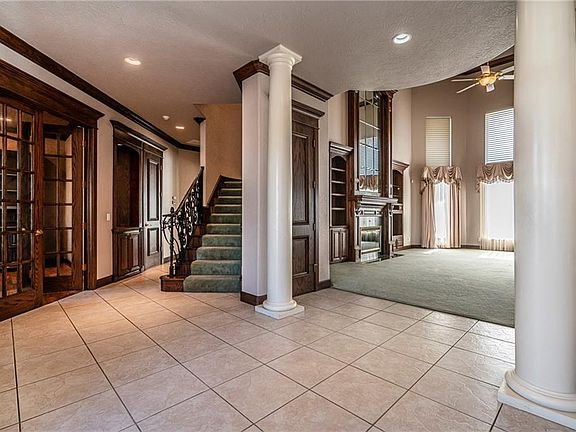 3rd image of 10724 Chardonnay Dr