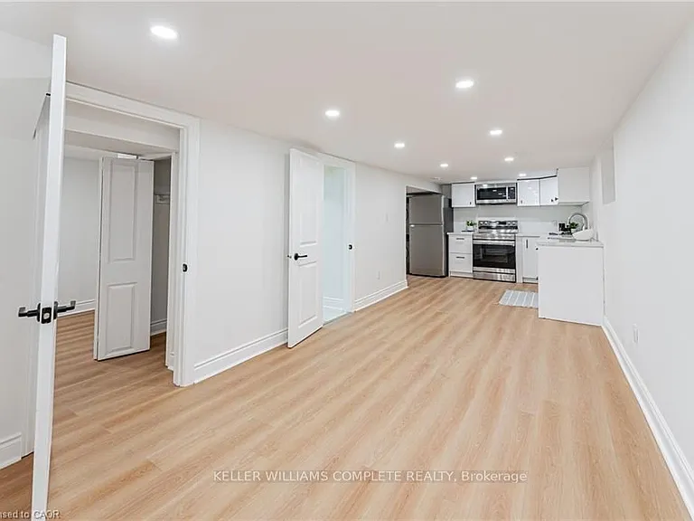 15 Barnesdale Ave N #2 — Photo 4