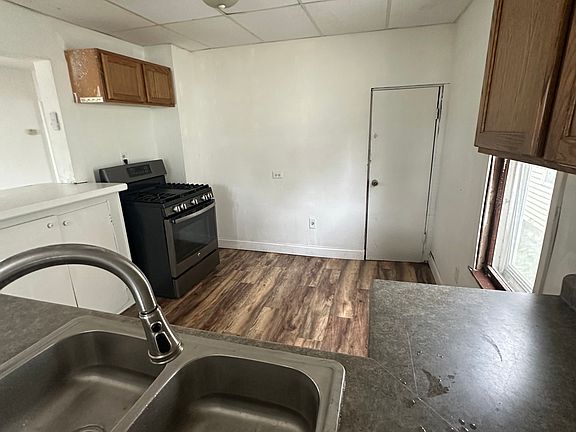 5th image of 446 E Hudson St #1