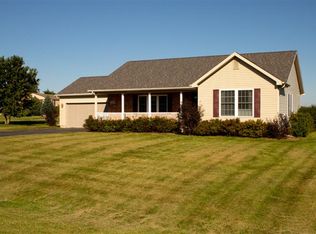 5743 Indian Trl, Rochelle, IL 61068