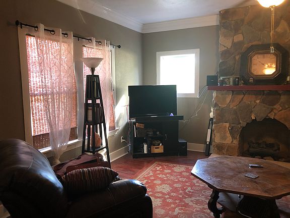 5th image of 866 Ross Ave