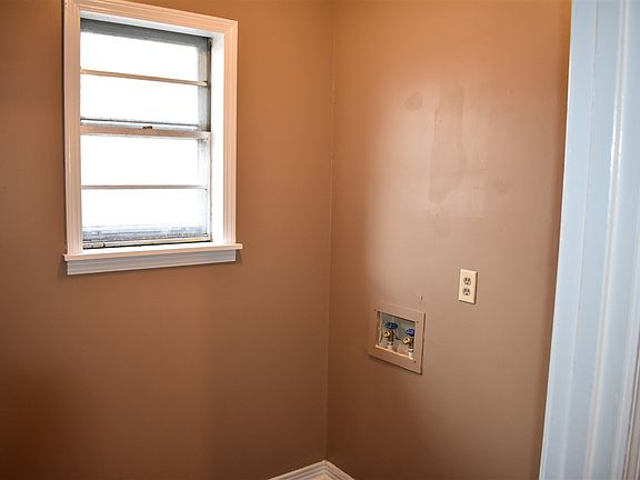 4th image of 88 Vicki St