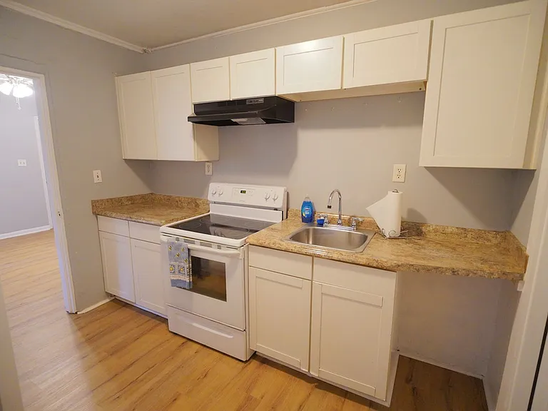1308 Coleman St — Photo 6