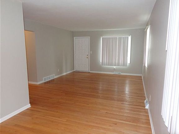 2nd image of 5105 Maple Creek Ave SE
