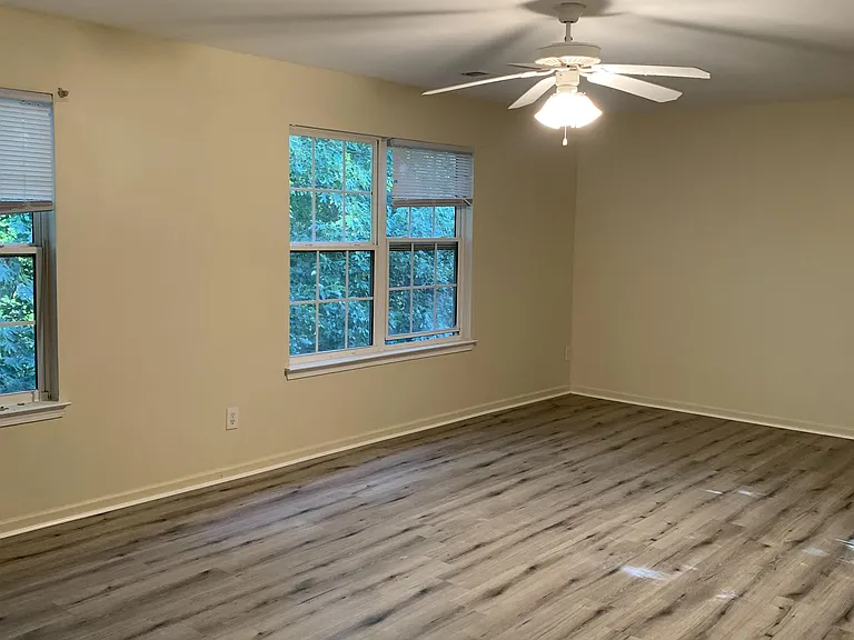 5185 Hanover St — Photo 10