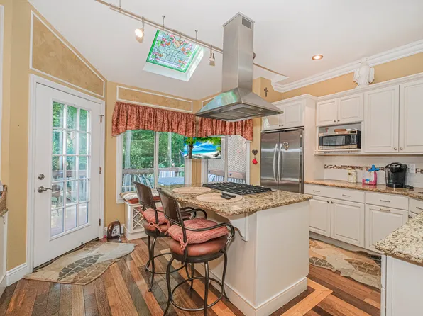 20 Notus Avenue image 11 of 44