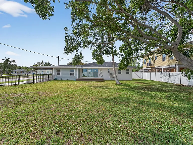 1839 Saint George Dr — Photo 54