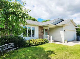 114 University Dr, Fond Du Lac, WI 54935