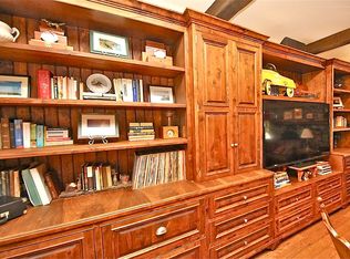 1098 W 25th St, Upland, CA 91784