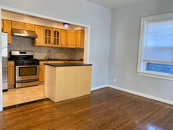 5th image of 14749 24th Ave Floor 1